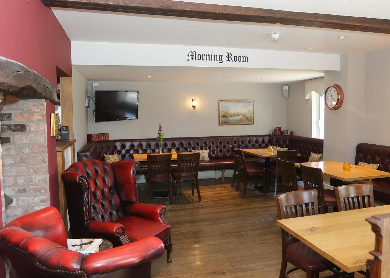 The Nags Head Hotel Montgomery Kültér fotó